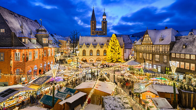 Weihnachtsmarkt Goslar von oben fotografiert