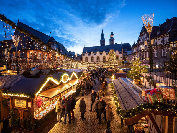Weihnachtsmarkt Goslar bei Nacht von oben fotografiert