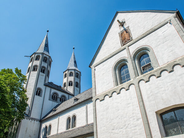 Goslar Neuwerkkirche von unten fotografiert